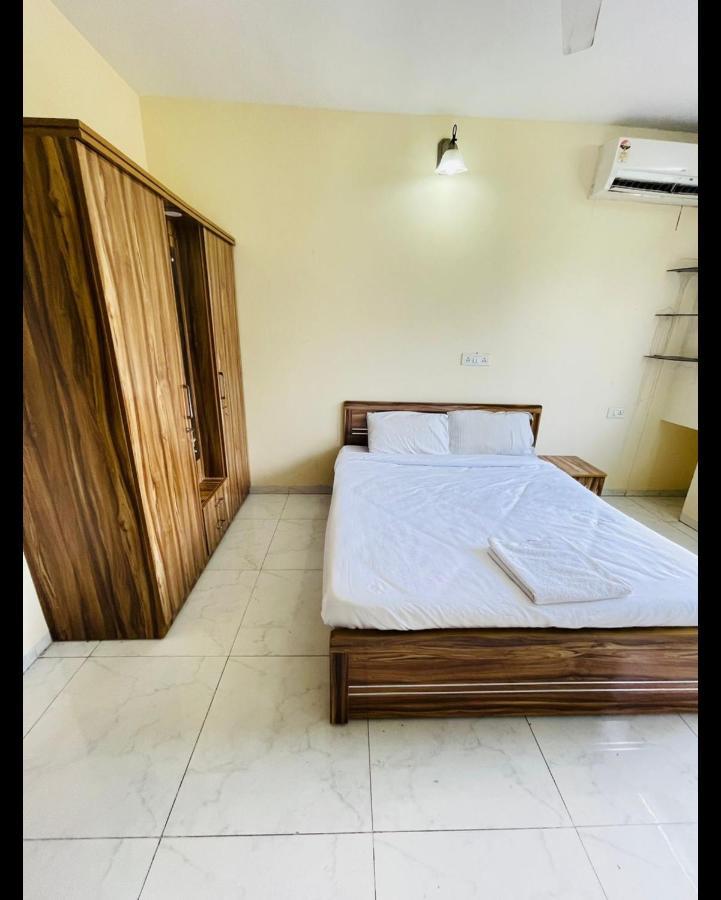 Royal Palm Hospitality Services 2 Apartment Pune